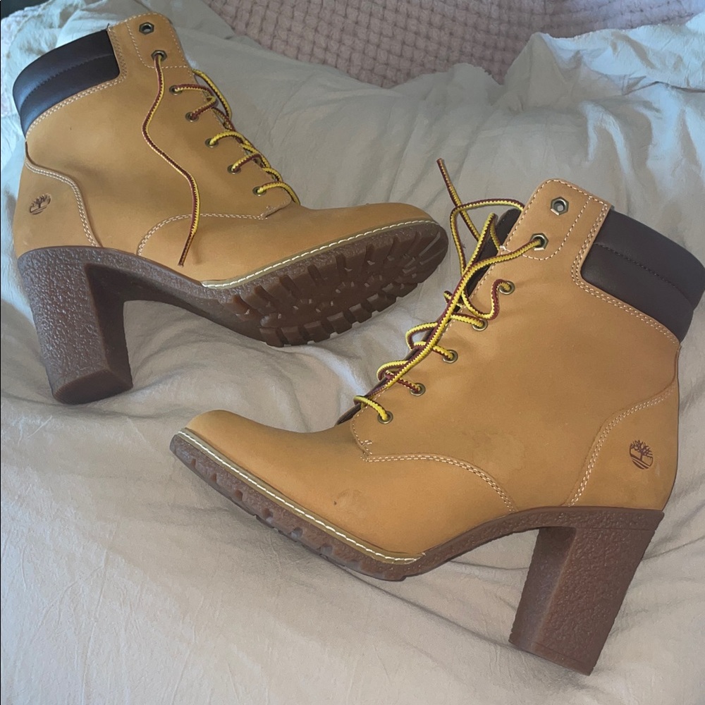 Timberland Tan and Dark Brown Lace-Up Boots
